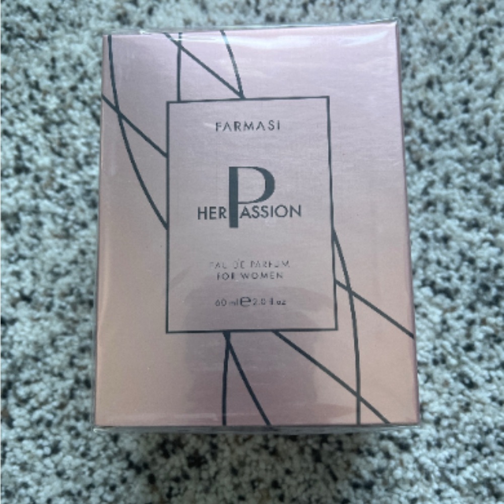 NWT Farmasi Her Passion Perfume